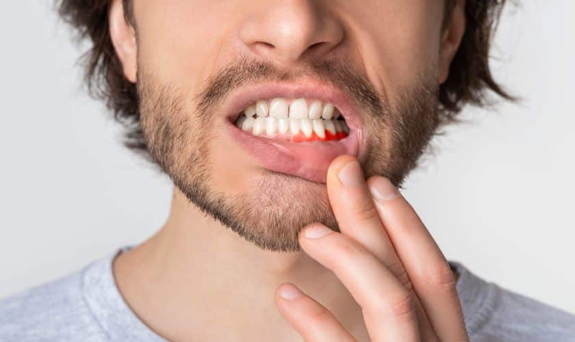 Handling Unexpected Tooth Pain: Seeking Help from an Emergency Dentist